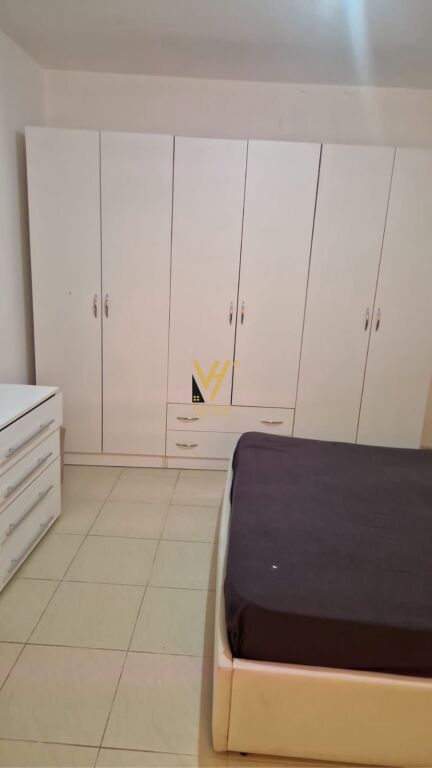 JEPET APARTAMENT 1+1+BLK ME QERA TE RRUGA E DIBRES 50.000 LEKE