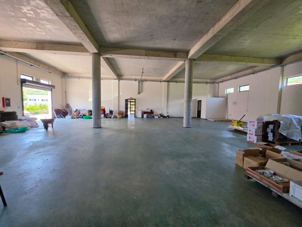 🏢 MAGAZZINO MODERNO IN AFFITTO A PRUSH – Kombinat | 200m² | Nuova Costruzione | Standard Moderni | Altezza 5m 💥 100.000 Lek/Mese 🔥🔥