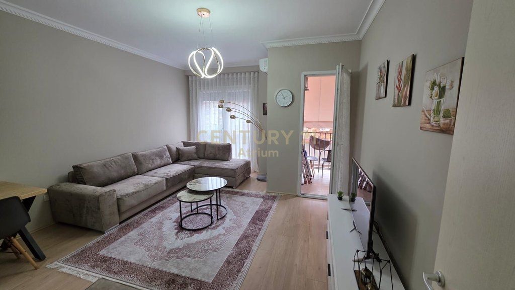 JEPET APARTAMENT ME QIRA TEK KOMPLEKSI VIND NE ALI DEM!