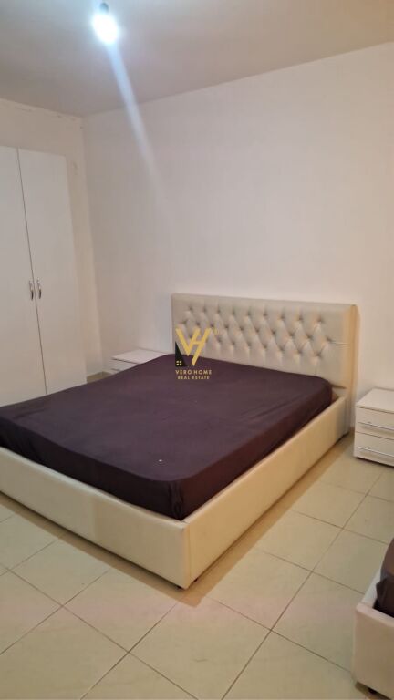 JEPET APARTAMENT 1+1+BLK ME QERA TE RRUGA E DIBRES 50.000 LEKE