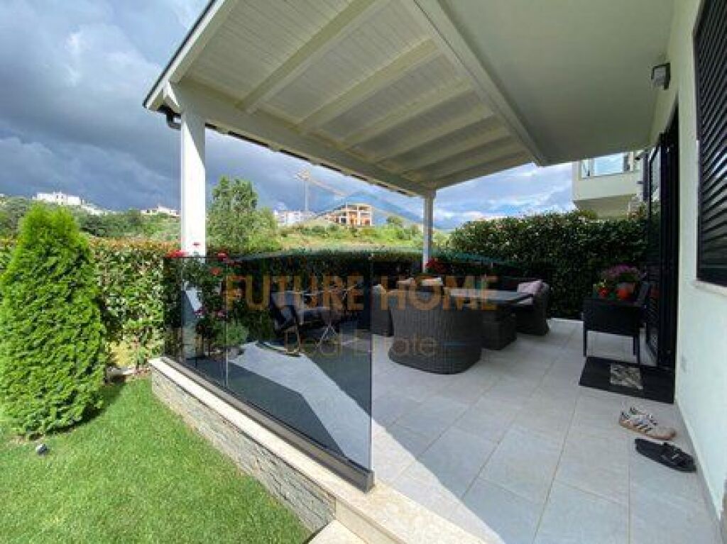 For sale, Triplex 4+1+3+4 Parking Spaces, Grey Stone Residence, Dry Lake
