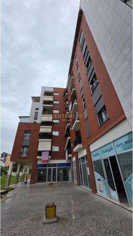 JEPET APARTAMENT ME QIRA TEK KOMPLEKSI VIND NE ALI DEM!