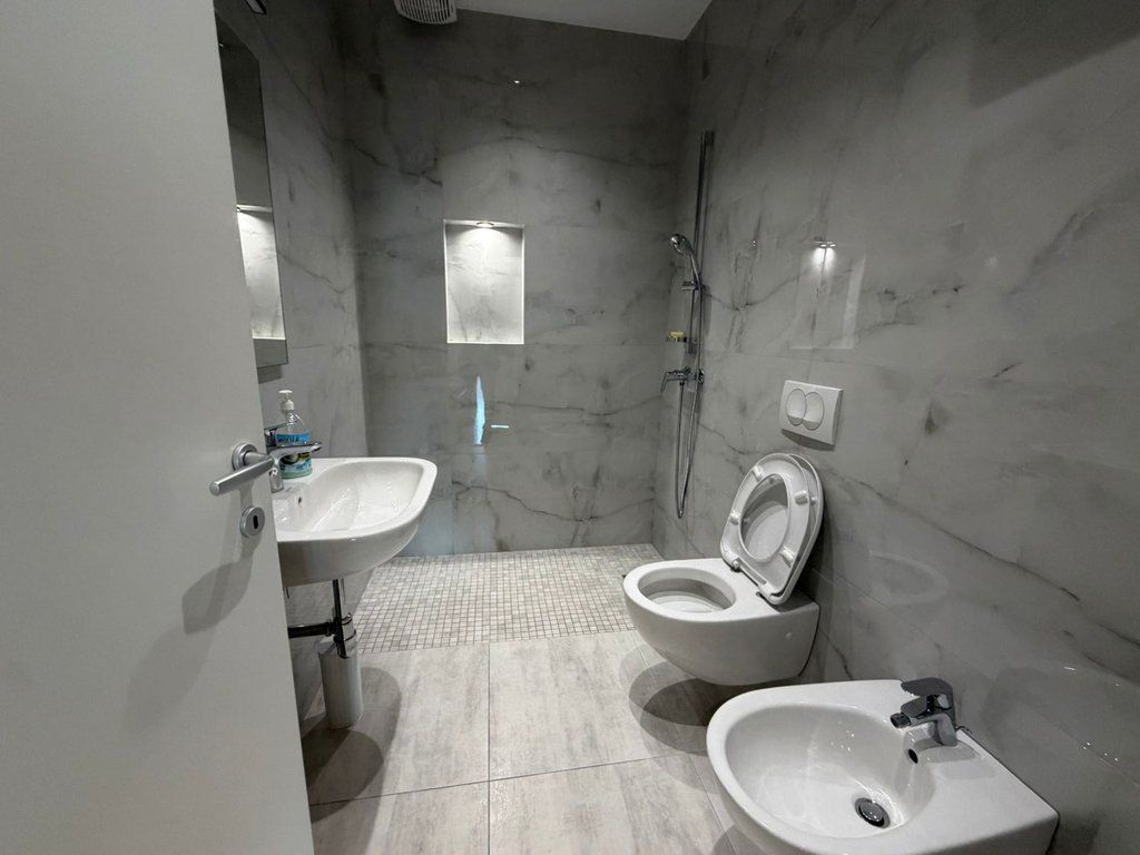 Gjimnazi Sami Frashëri, Japim me qira apartament 2+1+ Parkim 1,600 € /Muaj
