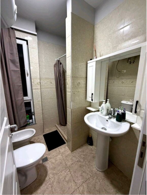 🏡 Jepet me Qira Apartament 1+1 tek 📍 Ish Fusha e Aviacionit 💰 Çmimi: 46,000 Lekë/muaj