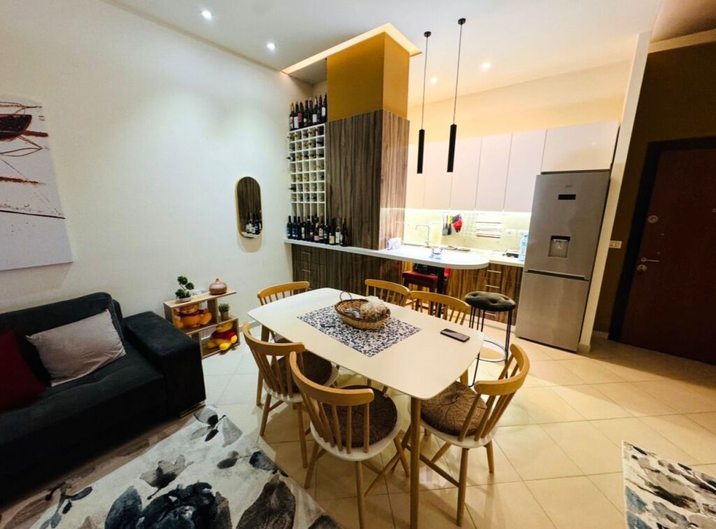 🏡 Affittasi 1+1, 70 m²  📍 Via Bill Klinton, vicino a Kodra e Diellit, di fronte a Çok Market.  💶 65.000 leke  