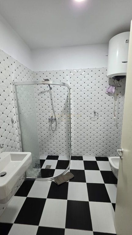 JEPET APARTAMENT ME QIRA TEK KOMPLEKSI VIND NE ALI DEM!