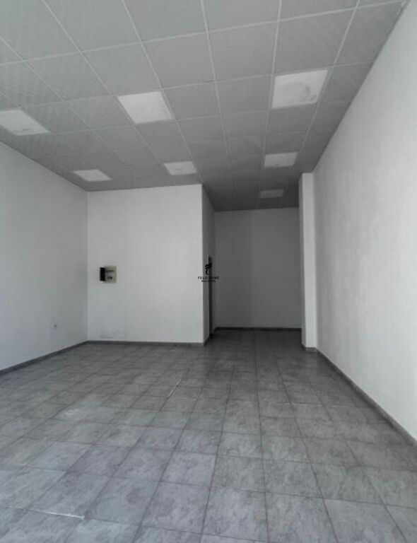 SHOP FOR RENT 72 M2 LAPRAKE 110,000 LEKE FH-79664