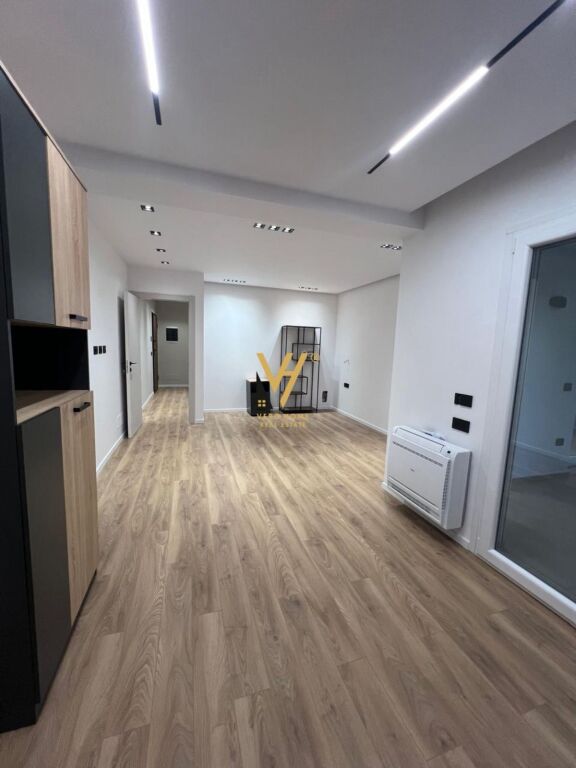 JEPET ZYRE 100 M2 ME QIRA TE LIQENI I THATE 900 EURO