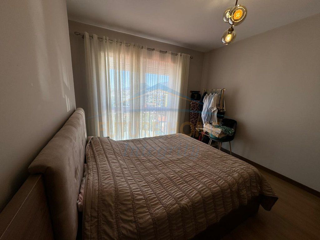 Qera, Apartament 1+1, Rruga e Dibrës, Tiranë.