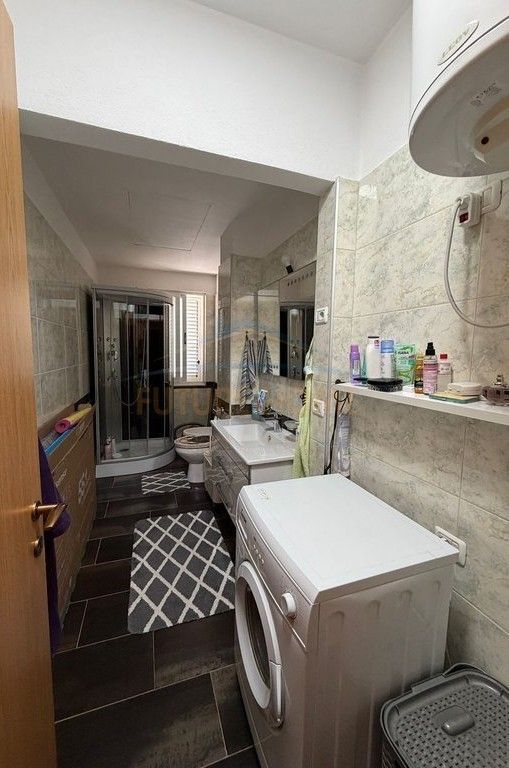 Shitet, Apartament 2+1+2, Fresk,Shkolla 17 Shkurti.​