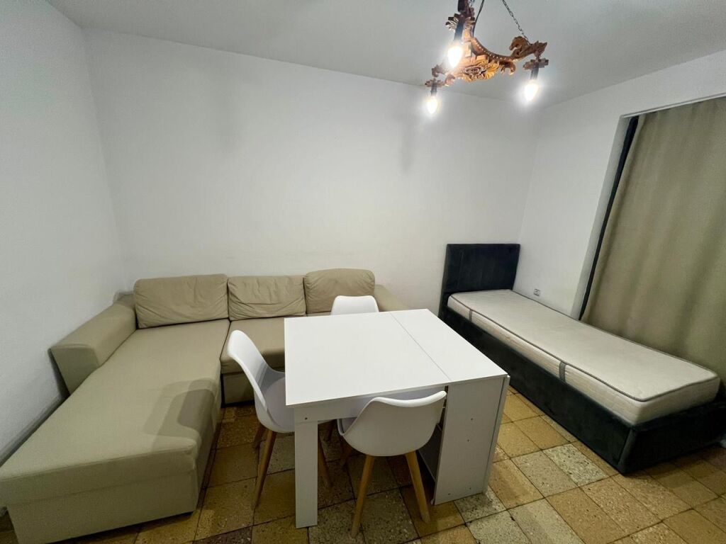 Apartament 1+1 me qira tek Brryli