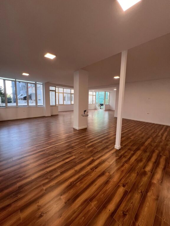 ZYRE ME QERA 150 M2 LIQENI THATE 180.000 LEKE FH-79609