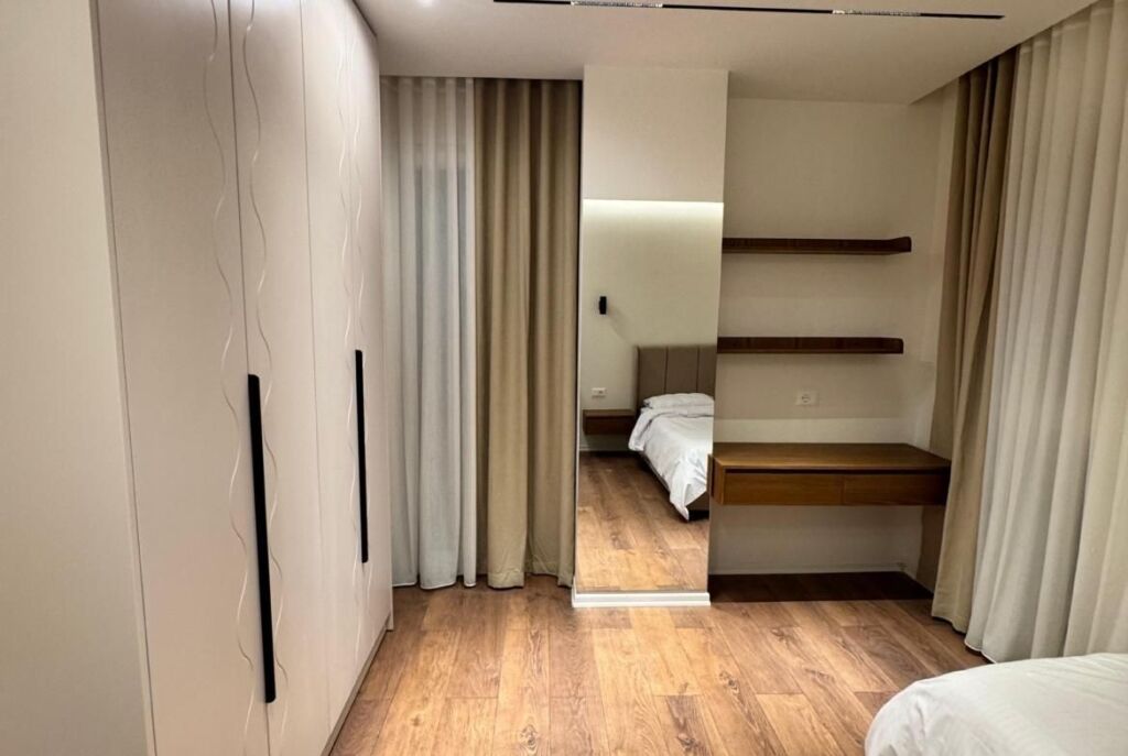 Ne Xhamllik, Jepet me Qira Apartament 2+1 Bashke Me Post Parkimi!