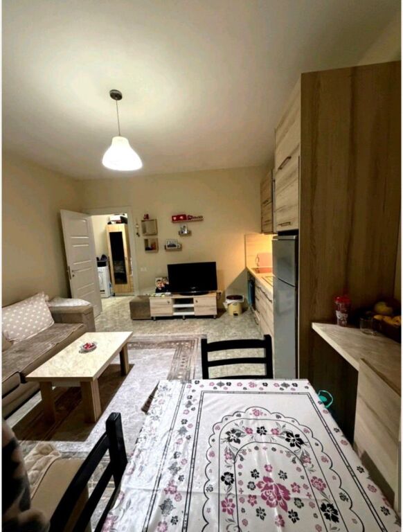 🏡 Jepet me Qira Apartament 1+1 tek 📍 Ish Fusha e Aviacionit 💰 Çmimi: 46,000 Lekë/muaj
