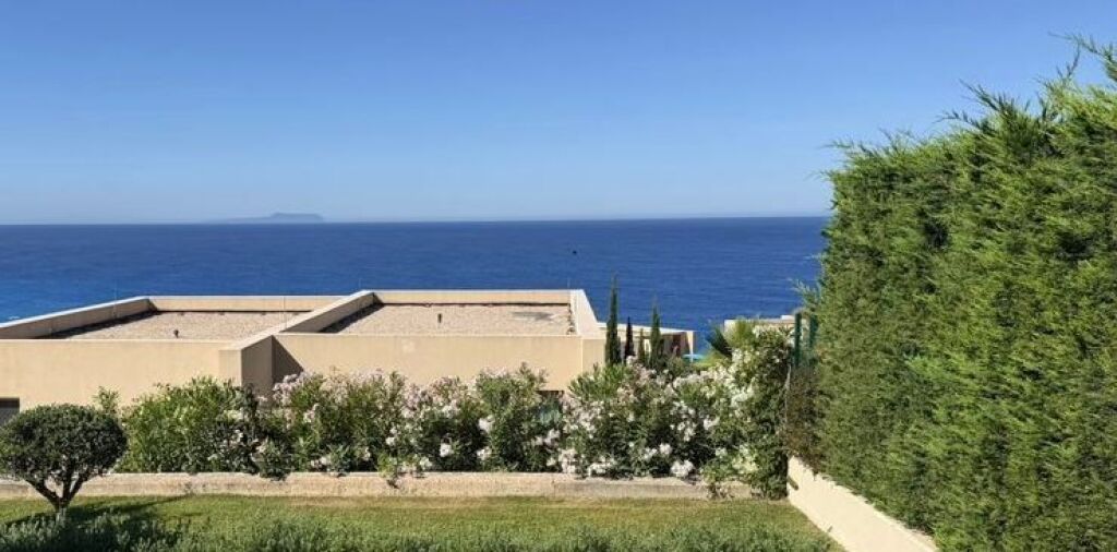 Villa for sale in Green Coast – An exclusive address in the heart of the Albanian Riviera