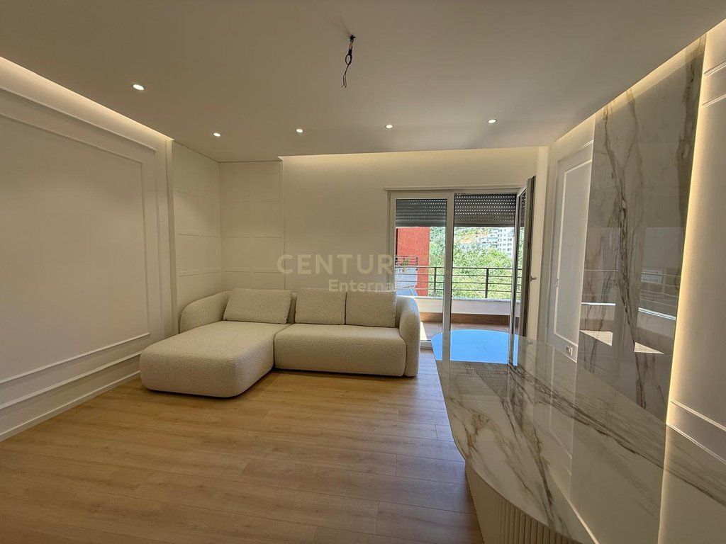 Apartment 2+1+2 for sale near Radisson, at the Dry Lake