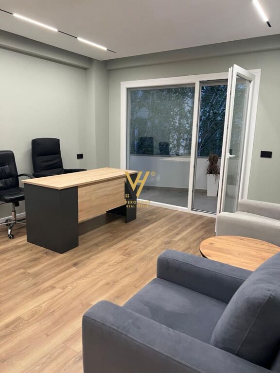 JEPET ZYRE 100 M2 ME QIRA TE LIQENI I THATE 900 EURO