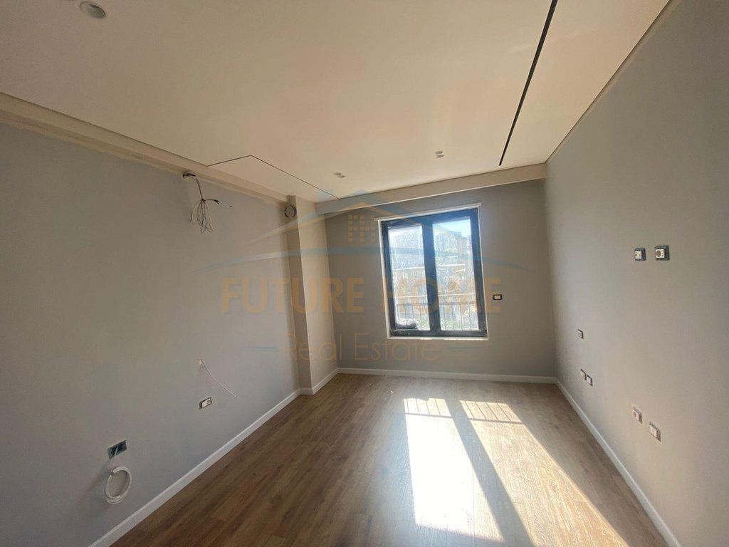 In vendita, Appartamento 2+1+2, Via Karl Gega, Tirana.