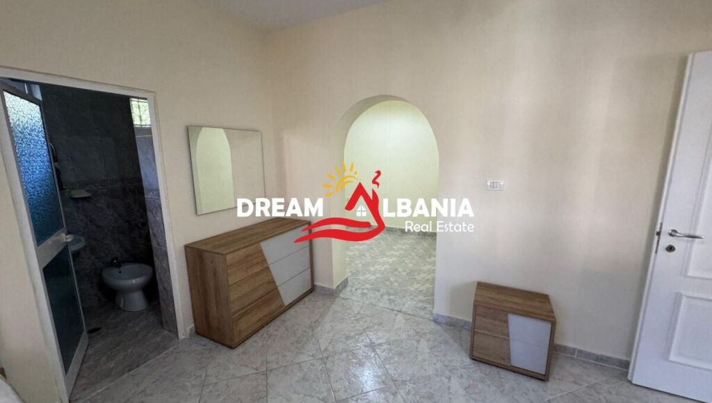 Affittasi piano villa 2+1 in via Elbasanit, Tirana (ID 4251463)