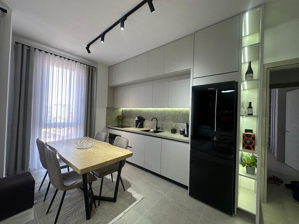 🏠 Appartamento in Affitto  📍Vicino alla Stazione Ferroviaria, Via Vjosa