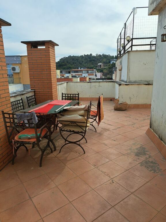 Apartament Me Verandë Në Golem