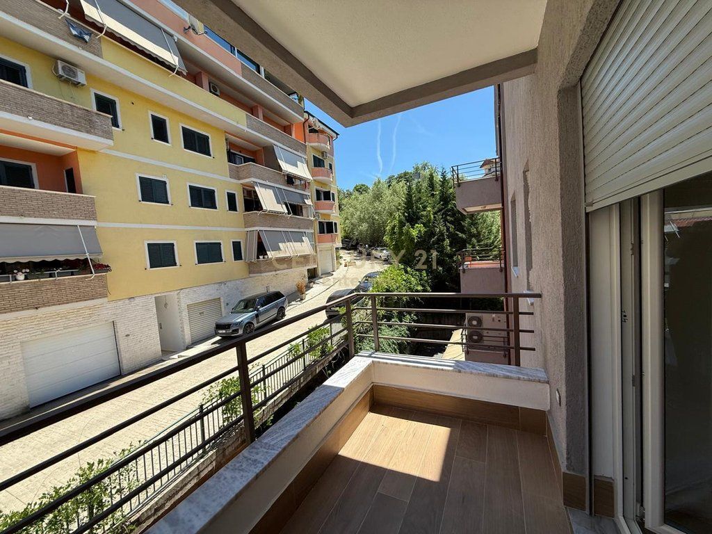 🏡 Appartamento moderno 2+1+2 vicino al Lago Vuoto, nella zona di Radisson!