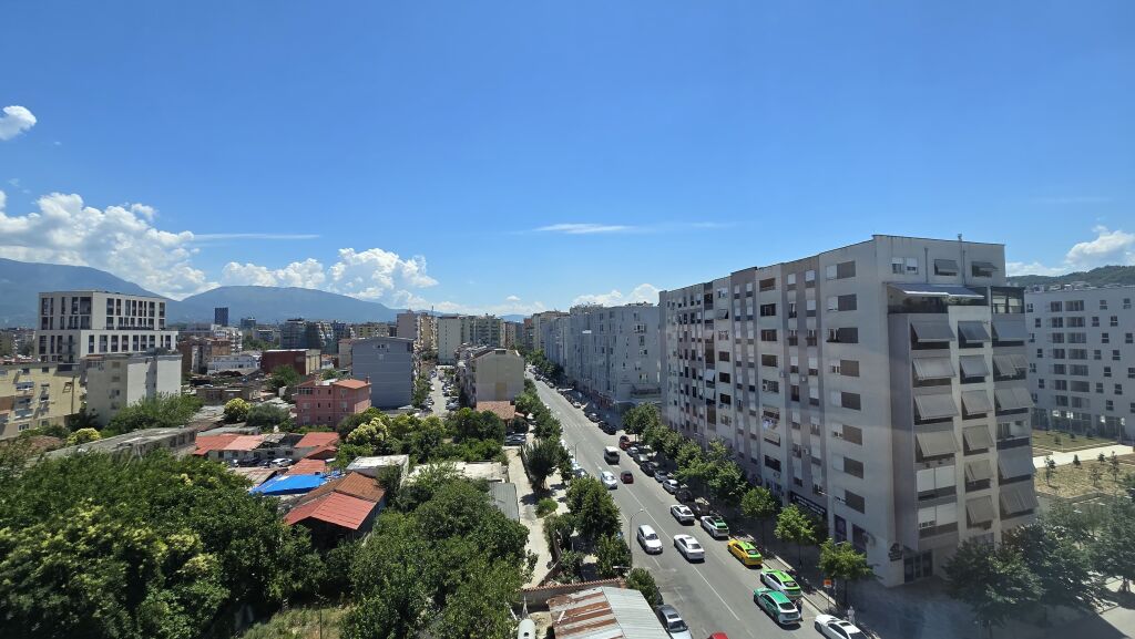 Affittasi appartamento 1+1 Komuna e Parisit !!!