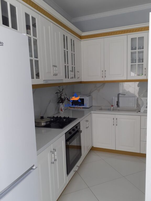 JEPET VILE ME QERA 2 KATE "MJULL BATHORE, AFER TEGUT" 150.000 LEKE