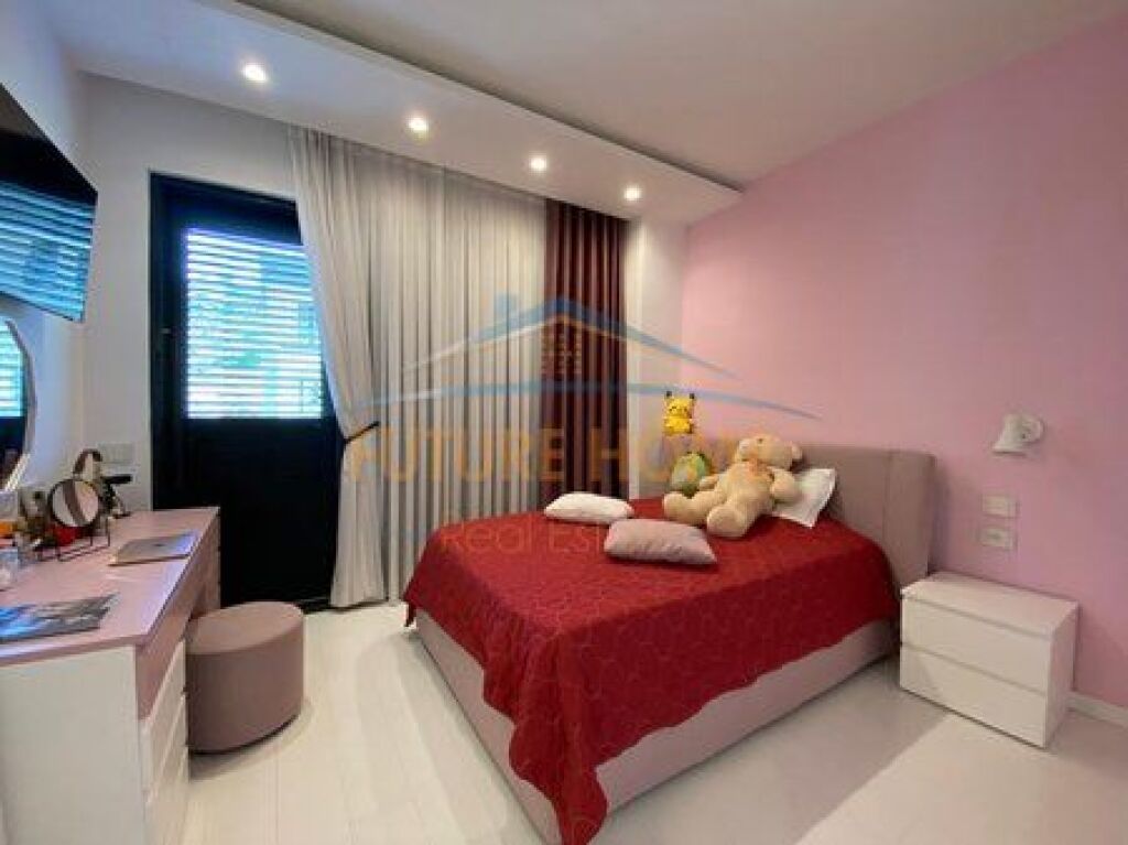 For sale, Triplex 4+1+3+4 Parking Spaces, Grey Stone Residence, Dry Lake
