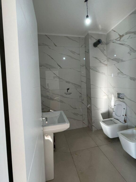 APARTAMENT ME QERA 1+1 BULEVARDI RI 55.000 LEKE FH-79683