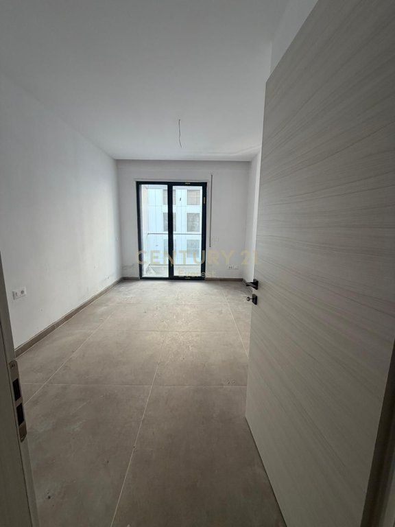 NEAR TV KLAN-OFFICE FOR RENT