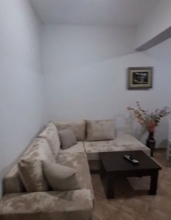 Apartament me qera 1+1 Misto Mame
