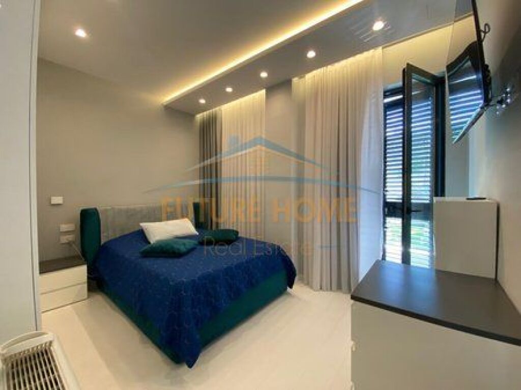 For sale, Triplex 4+1+3+4 Parking Spaces, Grey Stone Residence, Dry Lake