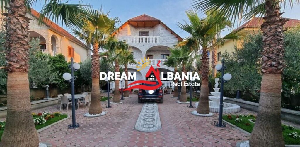 3-storey villa for sale on the Tirana-Durres highway near Casa Italia (ID 4151065).