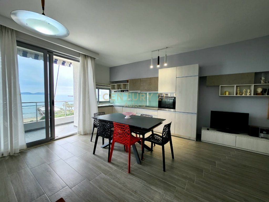 Appartamento 2+1 con Vista Mare Completa a Lungomare 1
