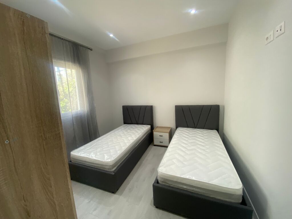 Apartament 2+1+Post Parkimi per qera Kodra e Priftit !