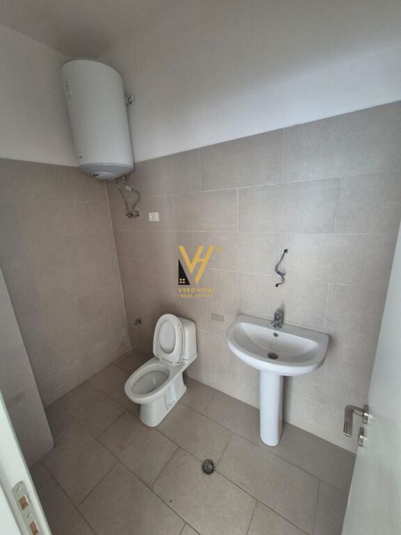 SHOP FOR RENT 95 M2 AT PARIS COMMUNE 1,500 EURO