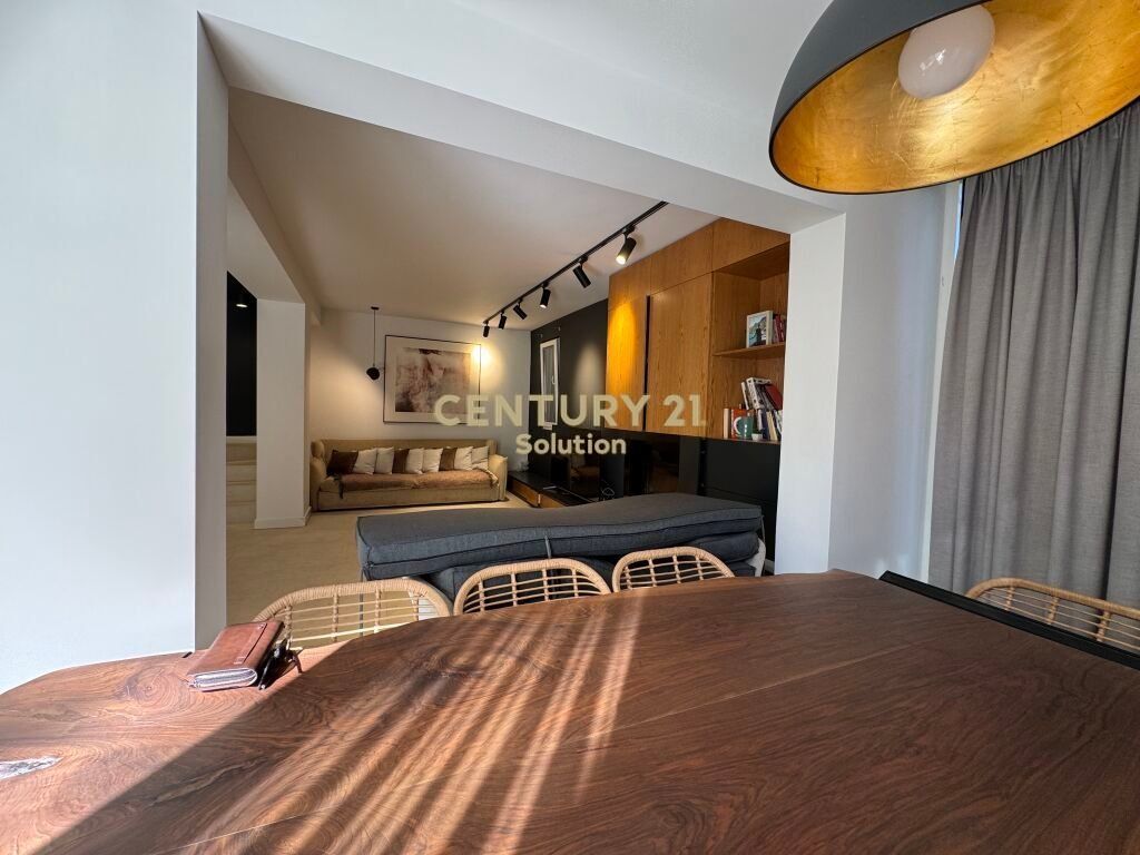 VILLA FOR SALE IN QERRET!