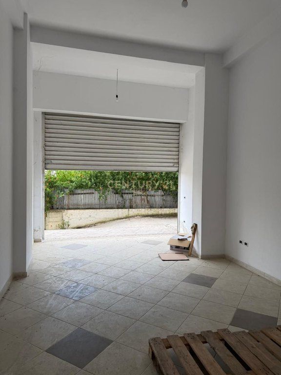 Premises for rent, Astir