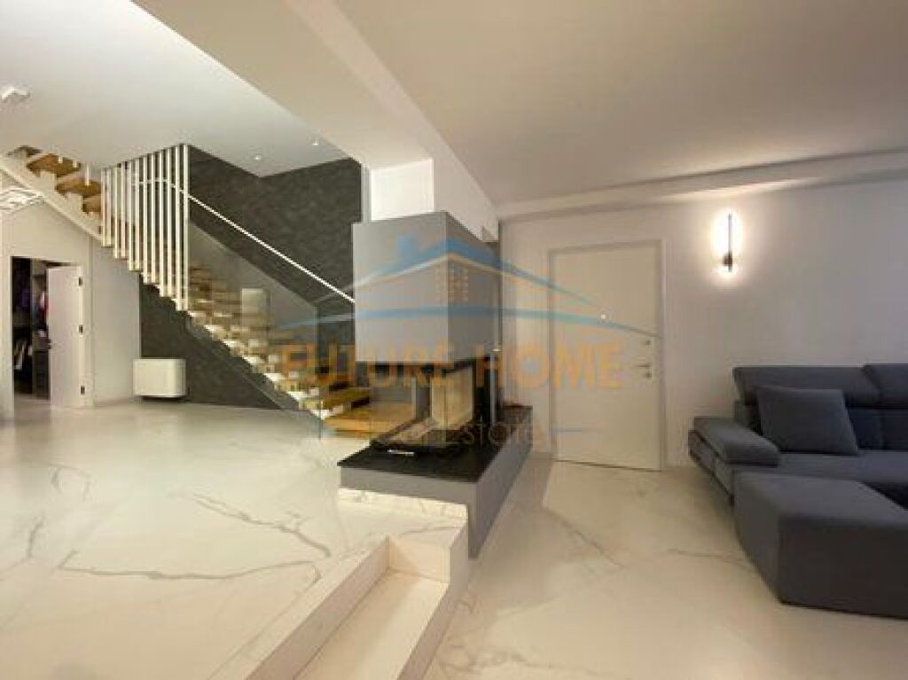 For sale, Triplex 4+1+3+4 Parking Spaces, Grey Stone Residence, Dry Lake