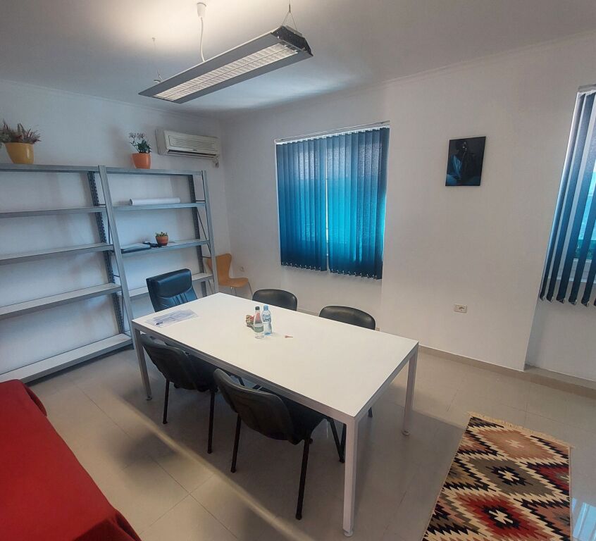 Qera | Ambjent Biznesi | Skanderbeg Square | 350 €/muaj