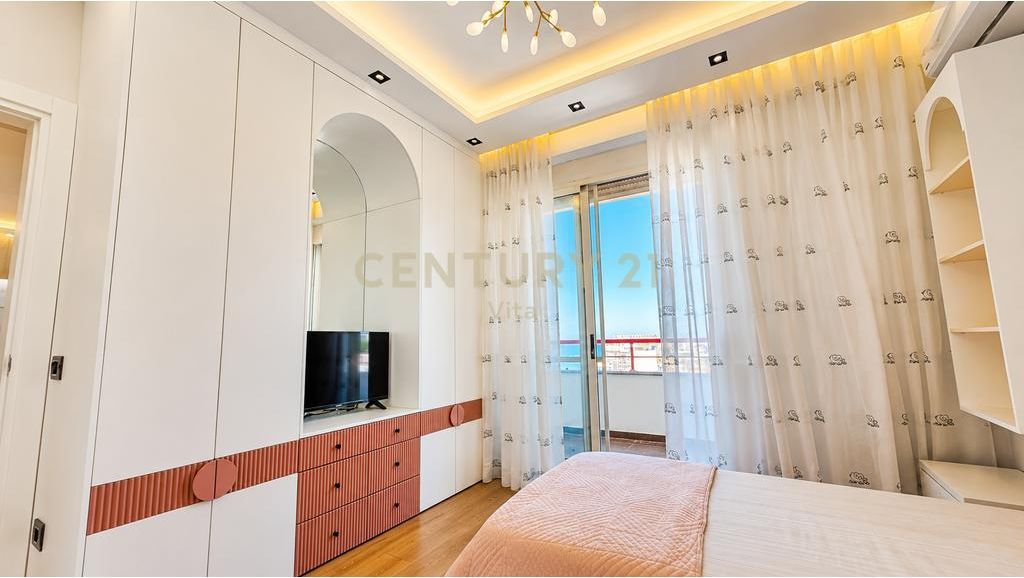 JEPET ME QERA APARTAMENT LUKSOZ ME PAMJE NGA DETI  PARKIM I DEDIKUAR NE VOLLGA, DURRES!!!