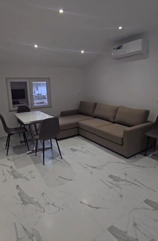 🏡 Appartamento 1+1 in Affitto 📍 Sottopassaggio della Comune di Parigi