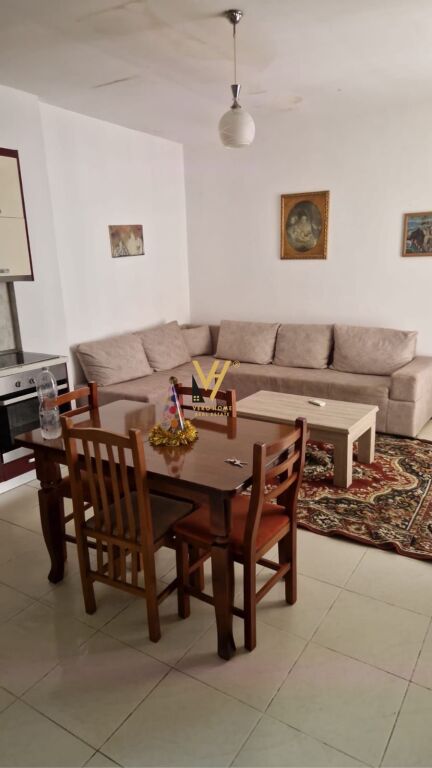 JEPET APARTAMENT 1+1+BLK ME QERA TE RRUGA E DIBRES 50.000 LEKE