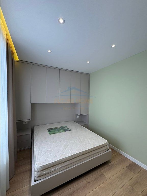 In vendita, appartamento 2+1, Myslym Shyri. Urban69529