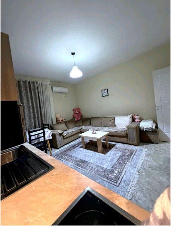 🏡 Jepet me Qira Apartament 1+1 tek 📍 Ish Fusha e Aviacionit 💰 Çmimi: 46,000 Lekë/muaj