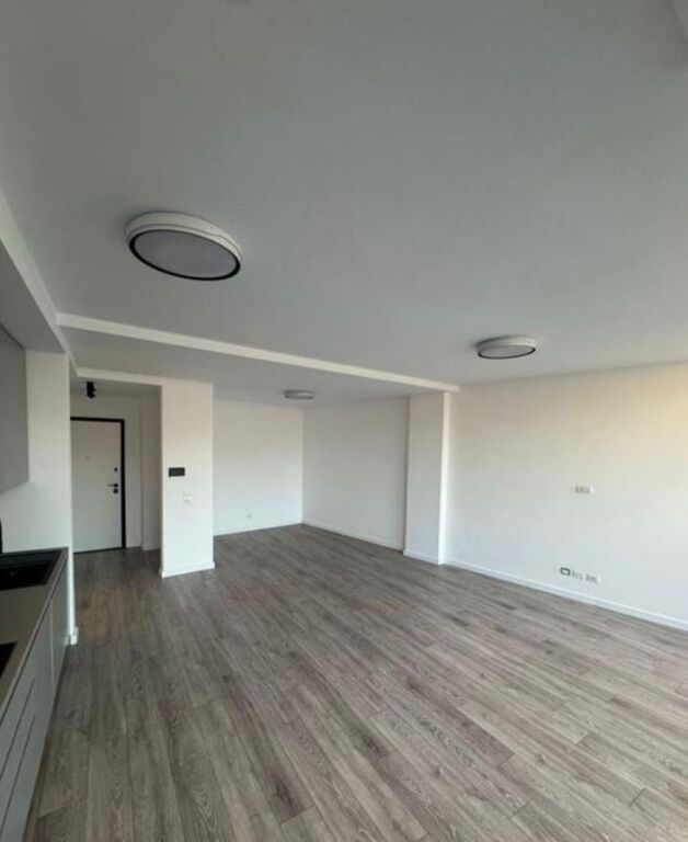 🏢 Jepet Zyrë me Qira – Lake View, Liqeni Artificial  📍 Lake View Residence, pranë Liqenit Artificial