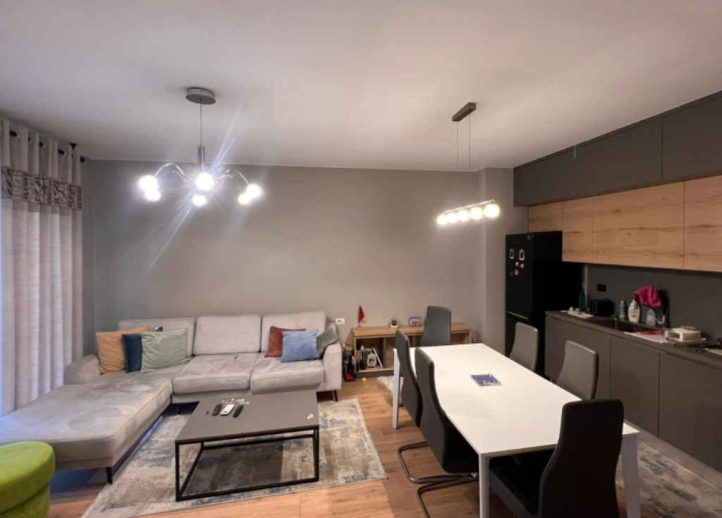 VENDESI APPARTAMENTO 2+1+2 – COMPLESSO PANORAMA