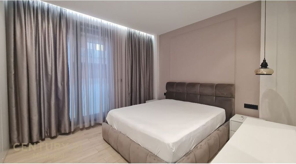 OFROJ PER QIRA APARTAMENT LUKSOZ 1+1 ME PARKIM, PRANE QENDRES TREGETARE TEG!
