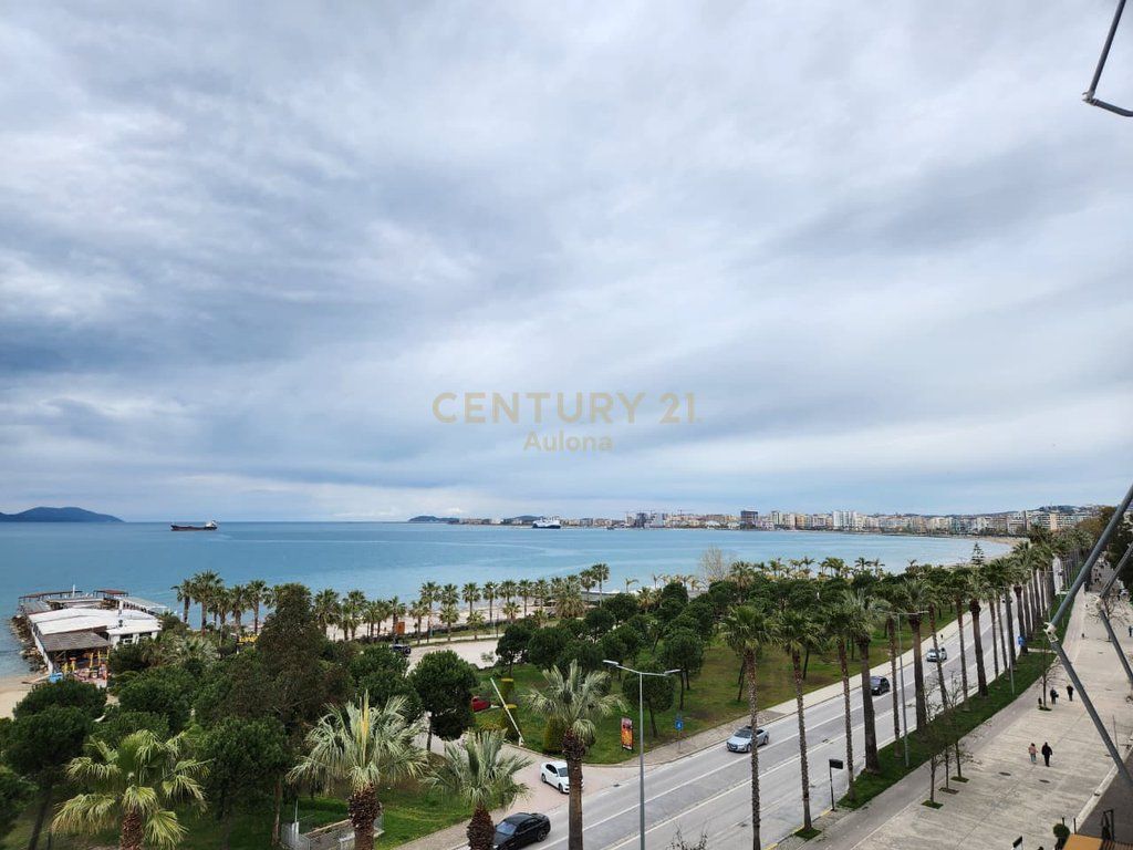 Appartamento 2+1 con Vista Mare Completa a Lungomare 1